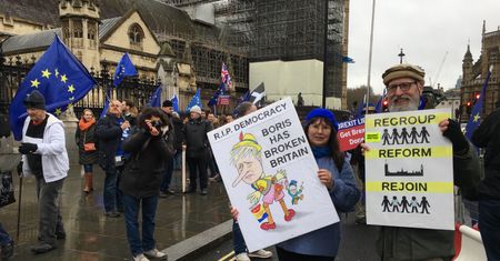 Brexit - zadanie wykonane. Brytyjczycy marzą o powrocie, Polacy mają obawy o przyszłość