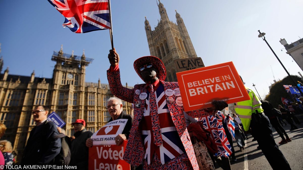 Brytyjscy posłowie w serii głosowań określą dalszy kurs brexitu