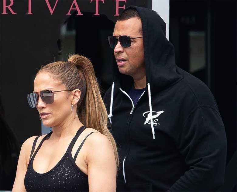 Jennifer Lopez w sportowym staniku wychodzi z siłowni z A. Rodem