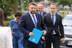 Posłowie PO w WAT. Zaskoczył ich model samolotu. "Na nim badano katastrofę smoleńską"