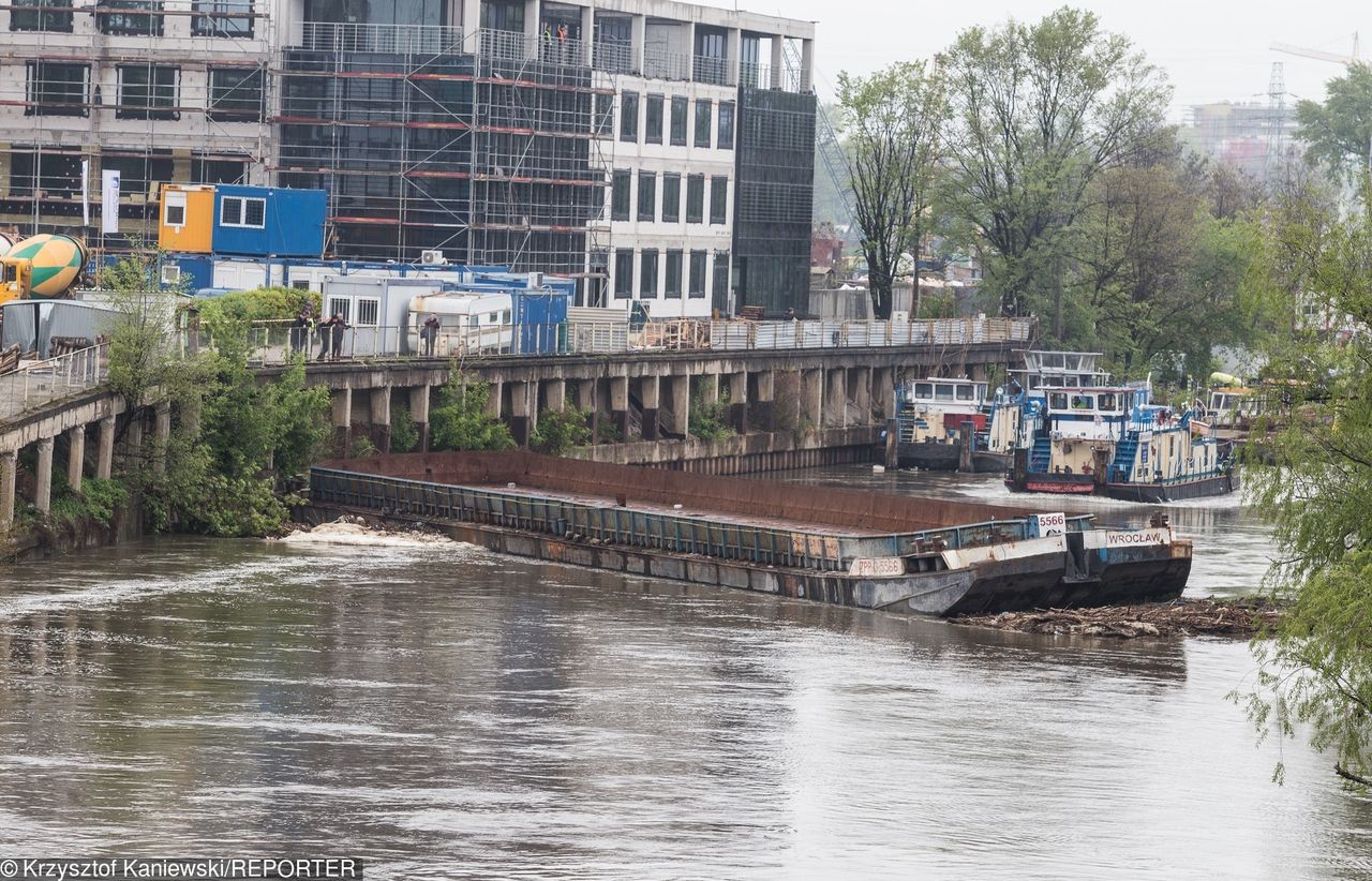 Katastrofa budowlana we Wrocławiu. Zapadło się kilkadziesiąt metrów nabrzeża Odry