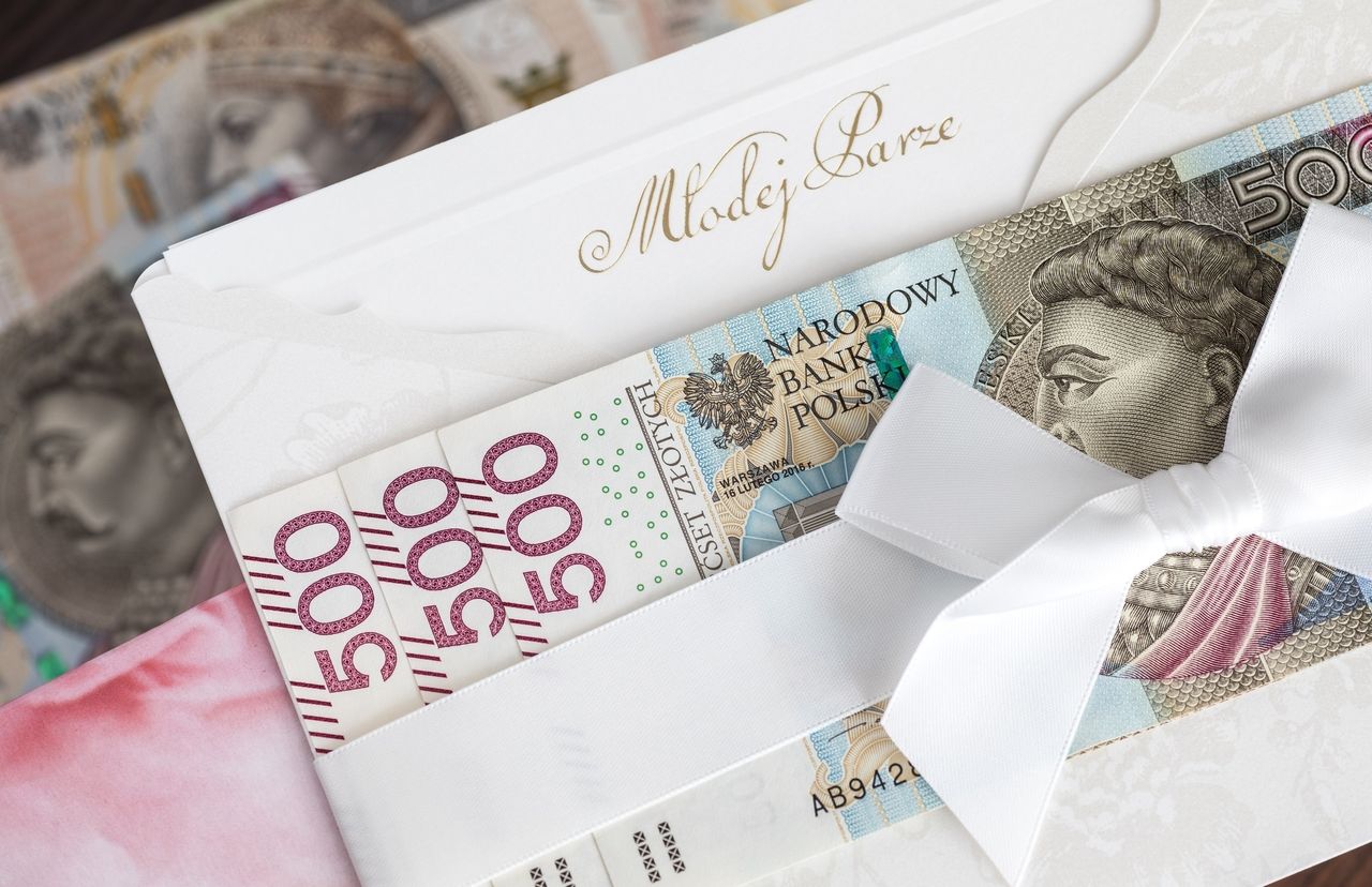 Podatek od prezentów ślubnych to absurd. Polacy pokazali, co o tym myślą