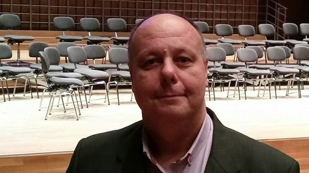 Brzeziny. Sławomir Pawlik walczy z wysokimi cenami pochówku