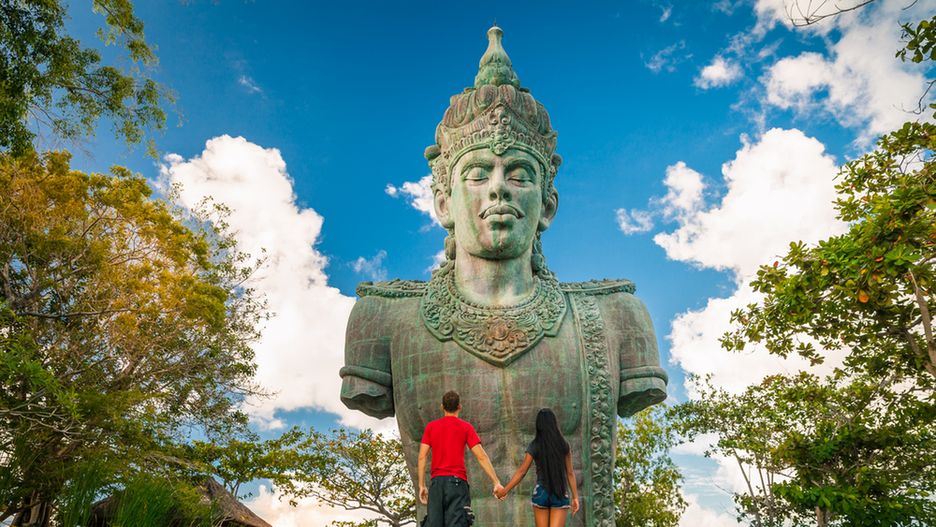 Posąg Garuda Wisnu Kencana w świątyni Uluwatu