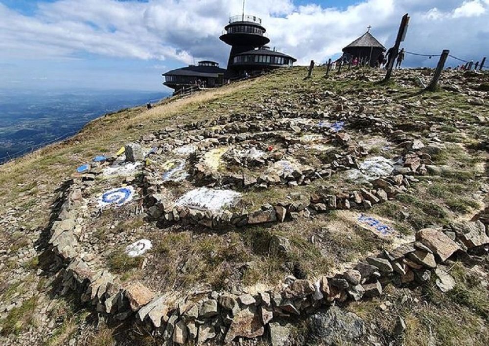 Śnieżka. Turysta, który zniszczył zbocze sam zgłosił się po karę