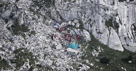 Tatry: jaskinia Wielka Śnieżna. Turyści wtargnęli do jaskini podczas akcji ratunkowej
