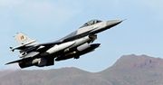 F-16 przechwyciły dreamlinera. Utracił kontakt z wieżą