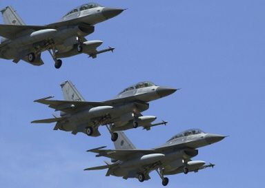 Polscy piloci szkolą się na F-16