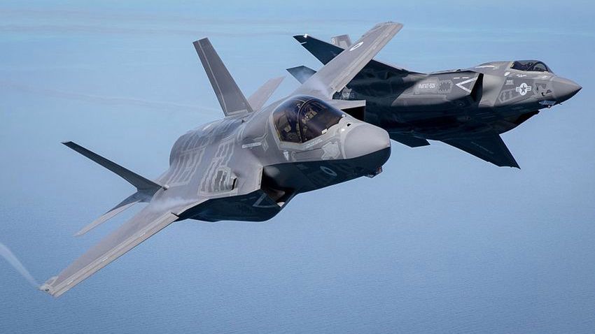 Pilot F-35B wylądował w wyjątkowym stylu
