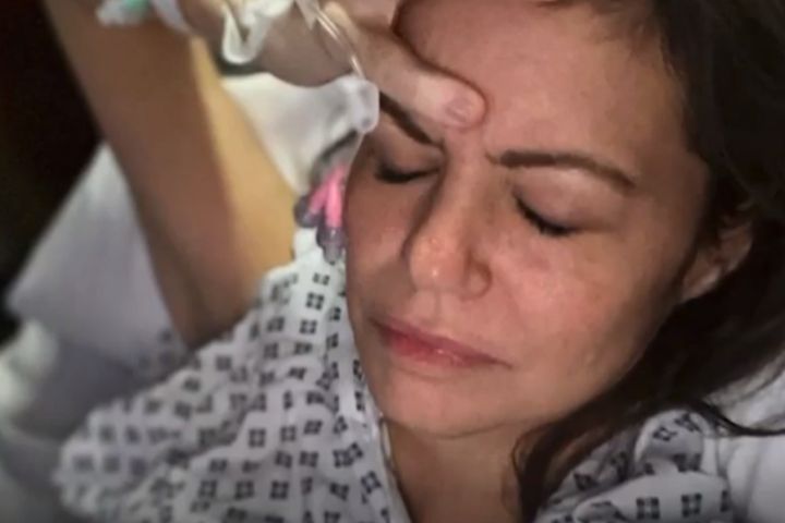 Dziennikarka od pięciu lat walczy z rakiem jelita grubego. Teraz trafiła do szpitala z powodu sepsy