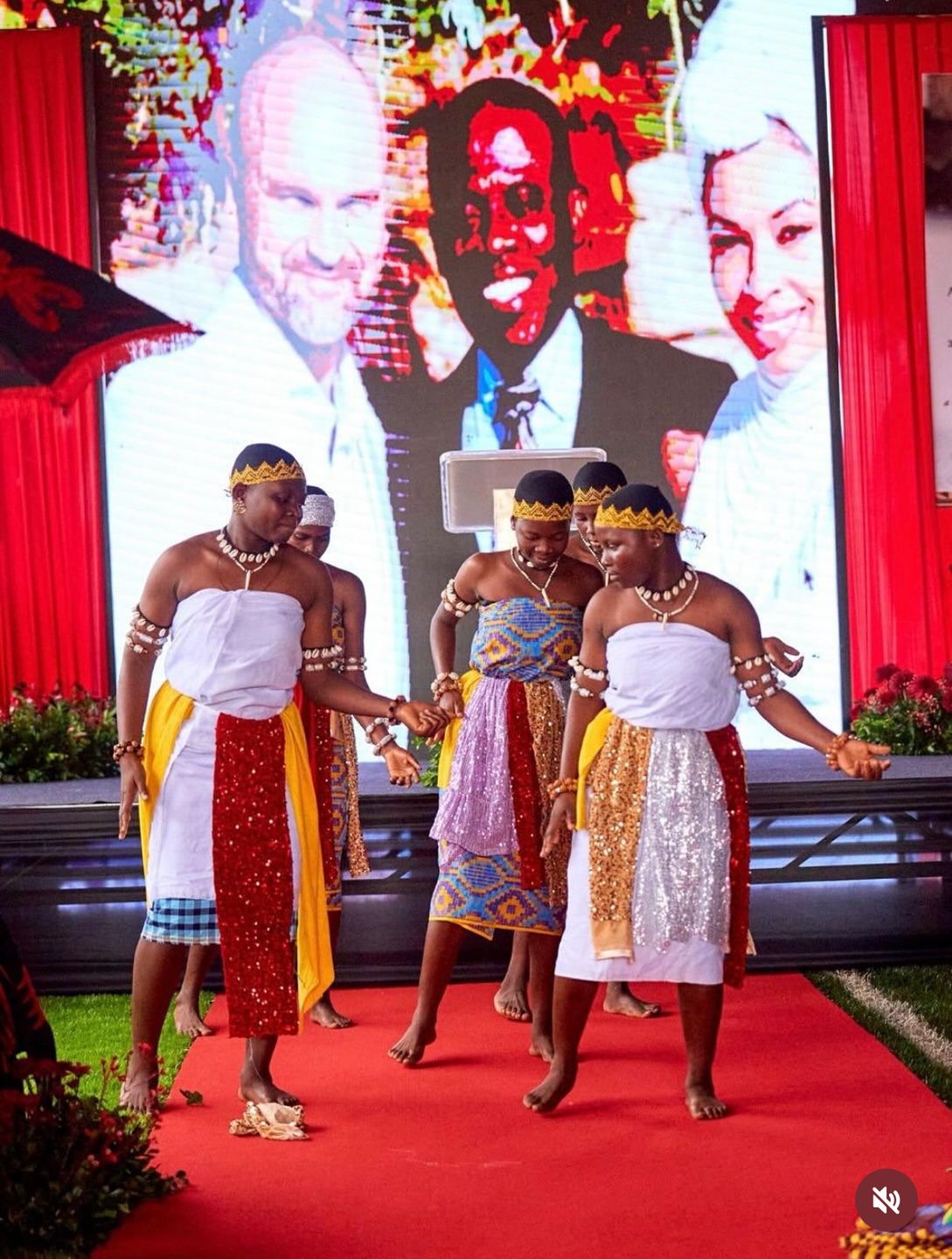 Omenaa Mensah upamiętniła ojca