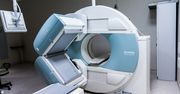 Tragedia podczas badania MRI w USA. Silne pole magnetyczne wciągnęło mężczyznę z metalowym łańcuchem
