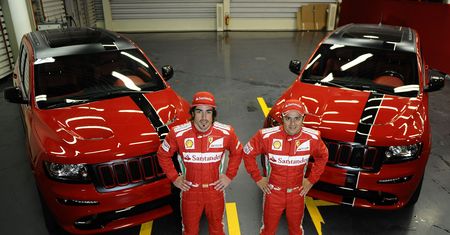 Jeep Grand Cherokee SRT8 w barwach Ferrari