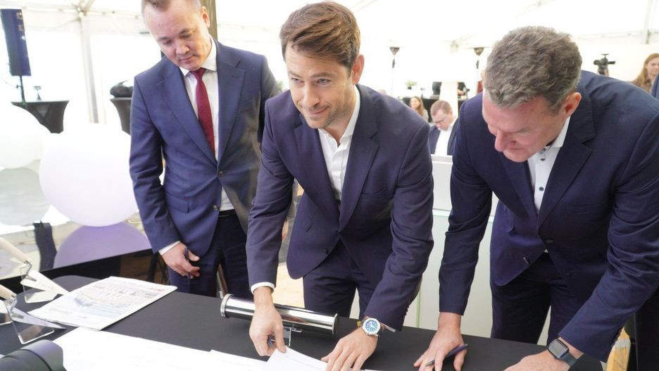 WMurowanUroczystość wmurowania kamienia węgielnego pod inwestycję ZREW Transformatory S.A. w Łodzi