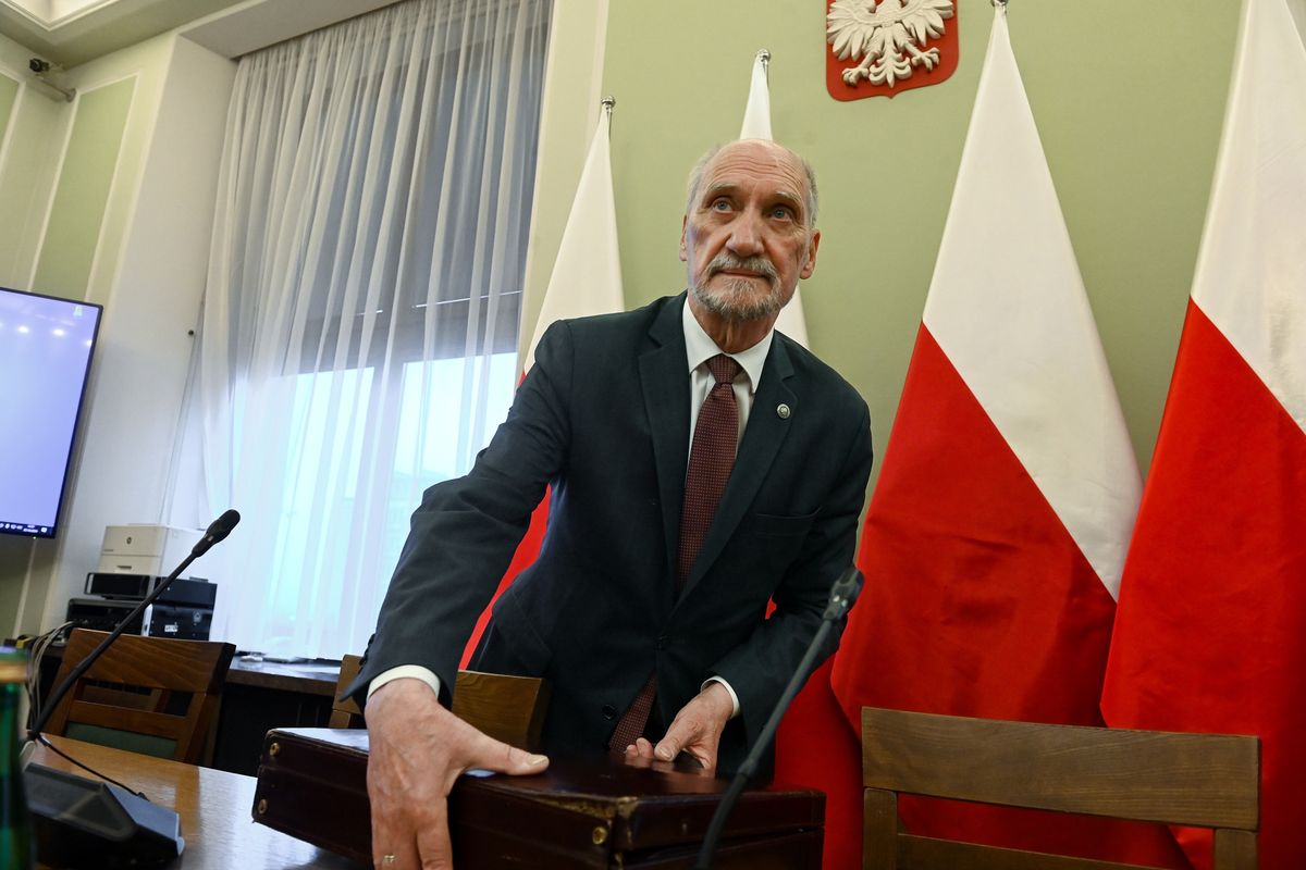 adam bodnar, antoni macierewicz, ministerstwo sprawiedliwości, prokuratura Kłopoty Macierewicza. Może powstać specjalny zespół w prokuraturze