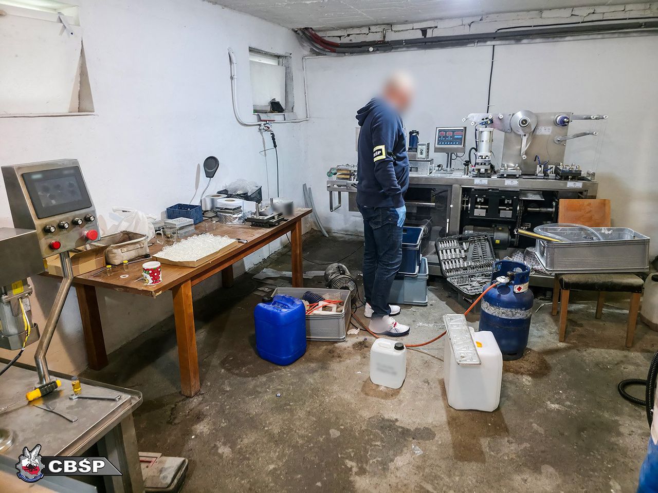 CBŚP zlikwidowało największą w kraju fabrykę fałszywych leków