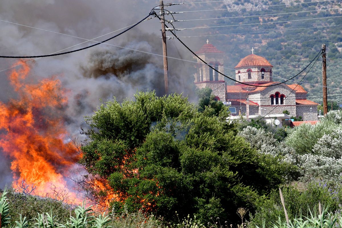 Pożary w Grecji 2023. Gdzie? Pali się nie tylko na Rodos i Korfu