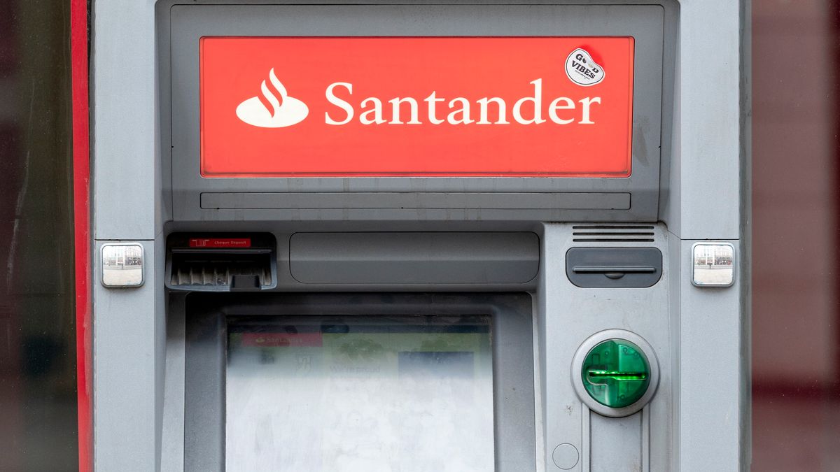 Santander przypomina o zachowaniu bezpieczeństwa w sieci /Fot. GettyImages