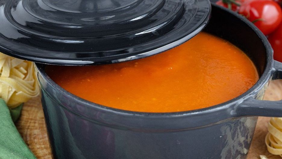 Zupę pomidorową możesz zabielić serkiem mascarpone