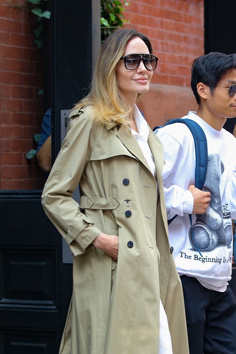 Angelina Jolie z dziećmi na lotnisku