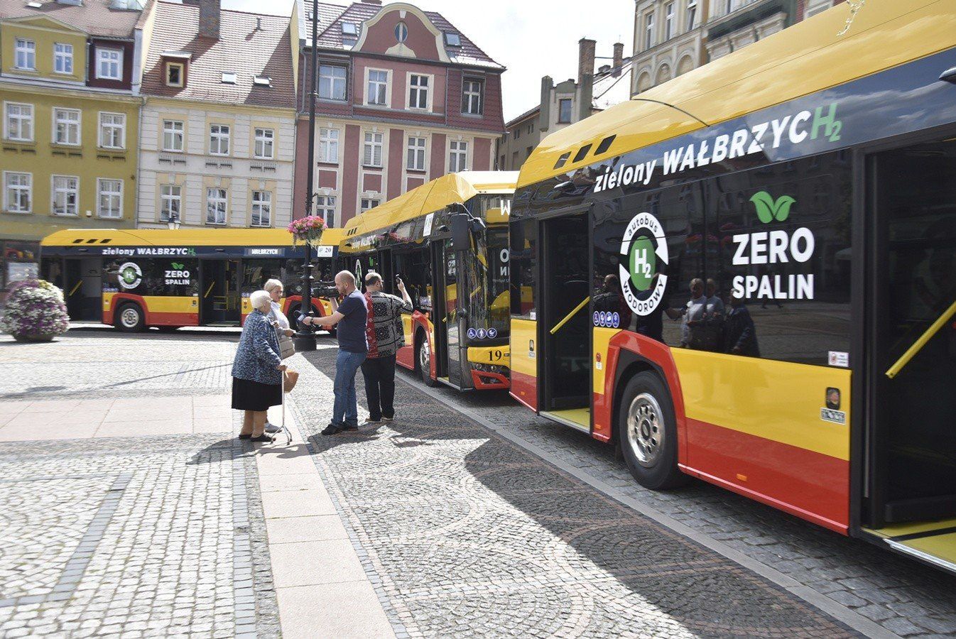 Do Wałbrzycha dotarło sześć nowych autobusów wodorowych. W mieście jest ich już w sumie dwadzieści