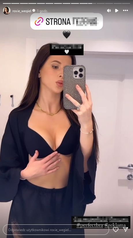 Roksana Węgiel pozuje w biustonoszu