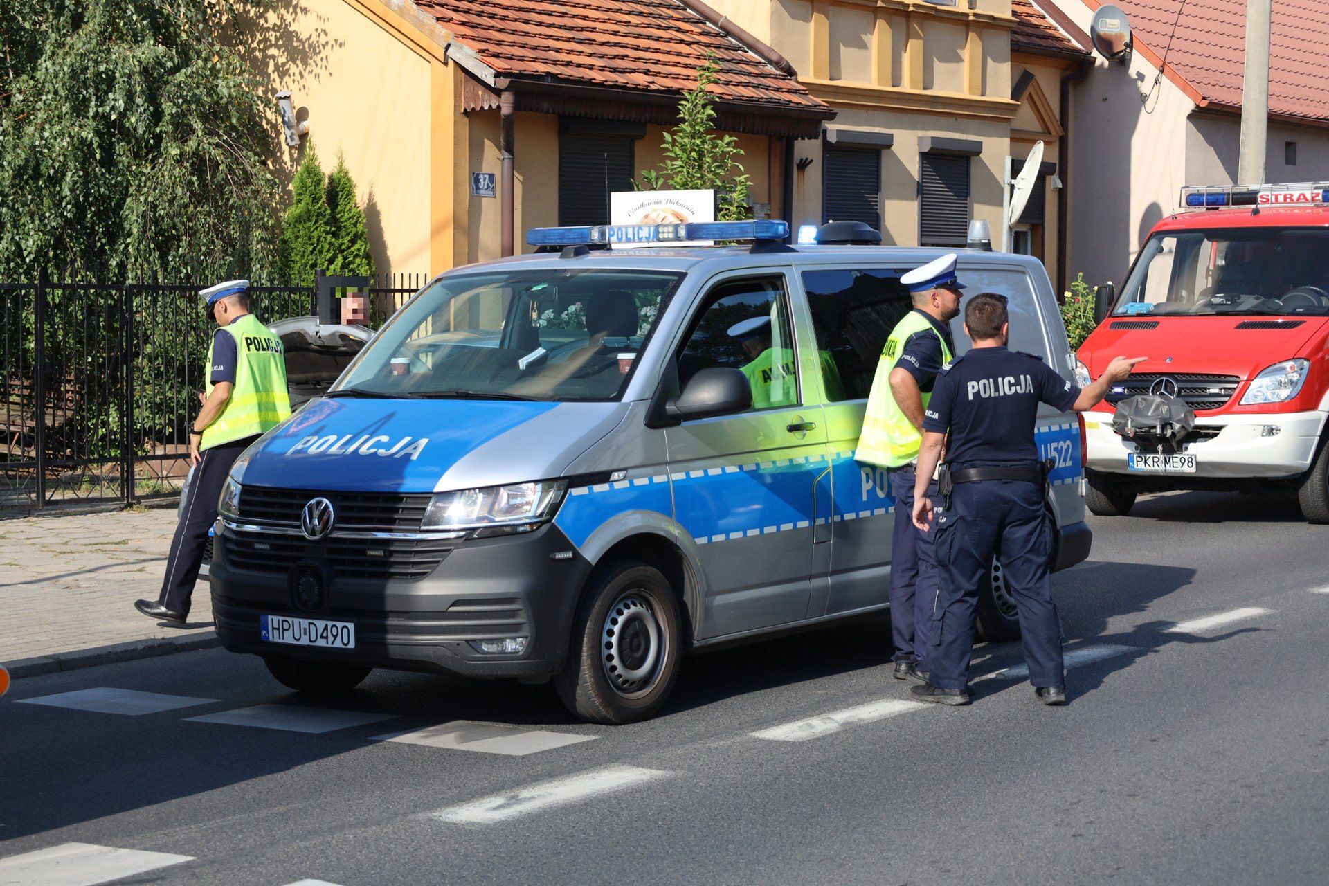20-letni mieszkaniec powiatu krotoszyńskiego, kierując samochodem Renault nie zachował bezpiecznej odległości i najechał na tył samochodu