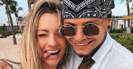 Mateusz z FitLovers pływał nago w basenie. Internauci zareagowali na zdjęcie