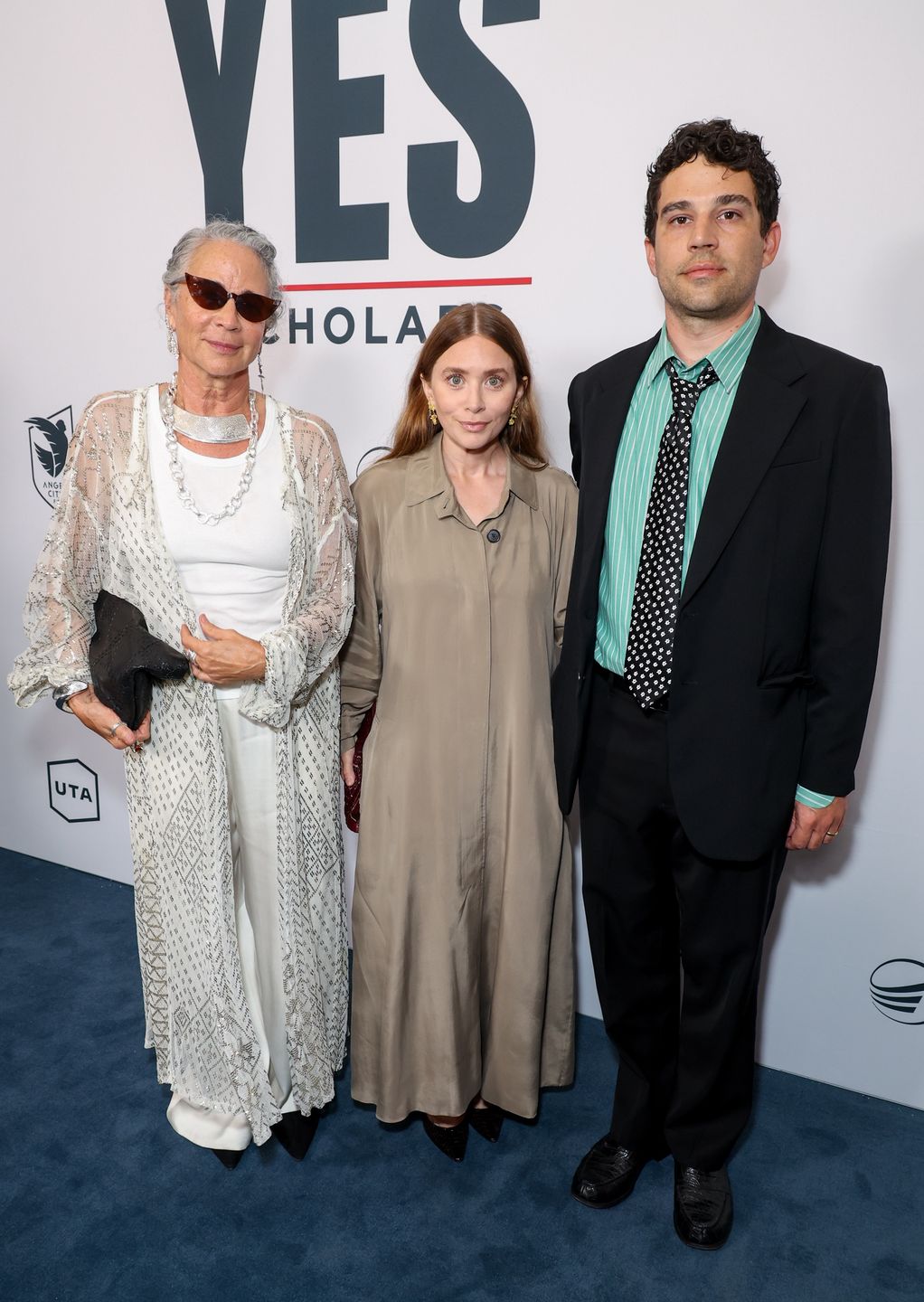 Ashley Olsen z mężem i teściową