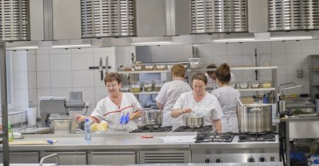 Tak wygląda nowa kuchnia i stołówka w Szpitalu Wojskowym. Inwestycja pochłonęła ponad 8,1 mln zł
