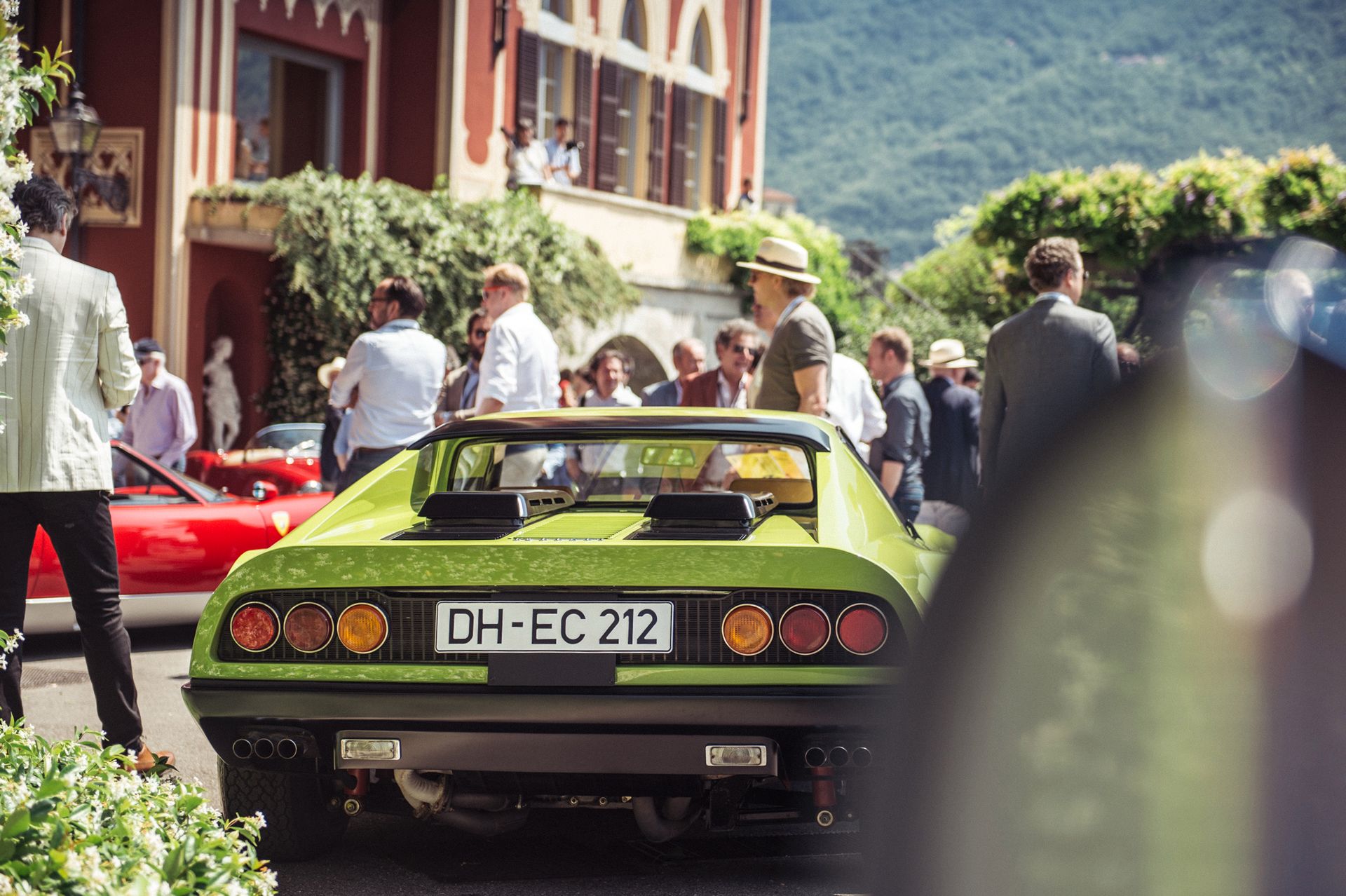 Niektóre samochody dopuszczane są do konkursu ze względu na... kolor. To jedyne na świecie Ferrari 365 GT/4 BB pomalowane fabrycznie na kolor limonki. Nadwozie? Oczywiście Pininfarina (1976r.).