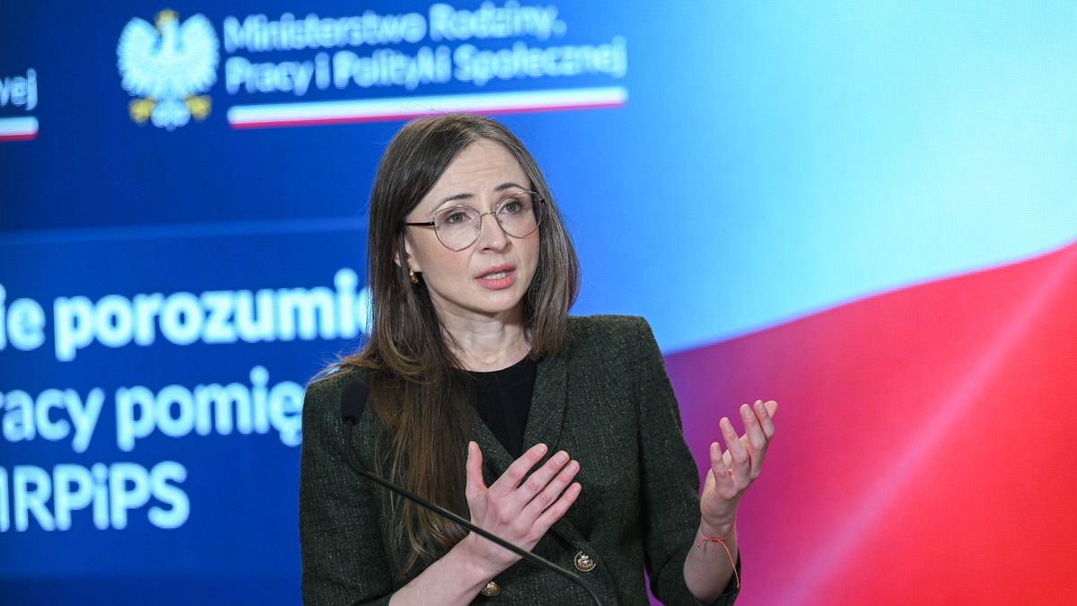 Agnieszka Dziemianowicz-Bąk
Warszawa, 06.03.2026. Minister rodziny, pracy i polityki społecznej Agnieszka Dziemianowicz-Bąk na podpisaniu, 6 bm. siedzibie MON w Warszawie porozumienia pomiędzy MON i MRPiSP w sprawie współpracy realizowanej przez Ochotnicze Hufce Pracy. (amb) PAP/Marcin Obara
Marcin Obara
MON i MRPiPS, obrona, Ochotnicze Hufce Pracy, podpisanie porozumienia, polityk, polityka, porozumienie o współpracy międzyresortowej, spotkanie, Agnieszka Dziemianowicz Bąk