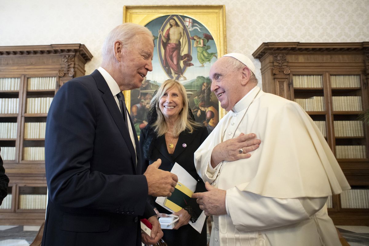 Papież Franciszek spotkał się z prezydentem Joe Bidenem. Przywódcy rozmawiali o ekologii 