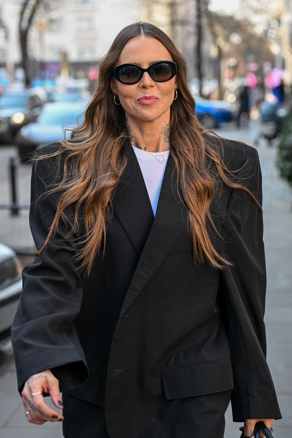 Maja Sablewska beztrosko spaceruje ulicami Warszawy