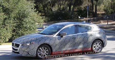 Nowa Mazda3 wyszpiegowana podczas testów