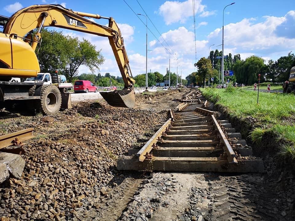 Wrocław. Stare torowisko znika w mgnieniu oka. Trwają prace nad Aleją Wielkiej Wyspy