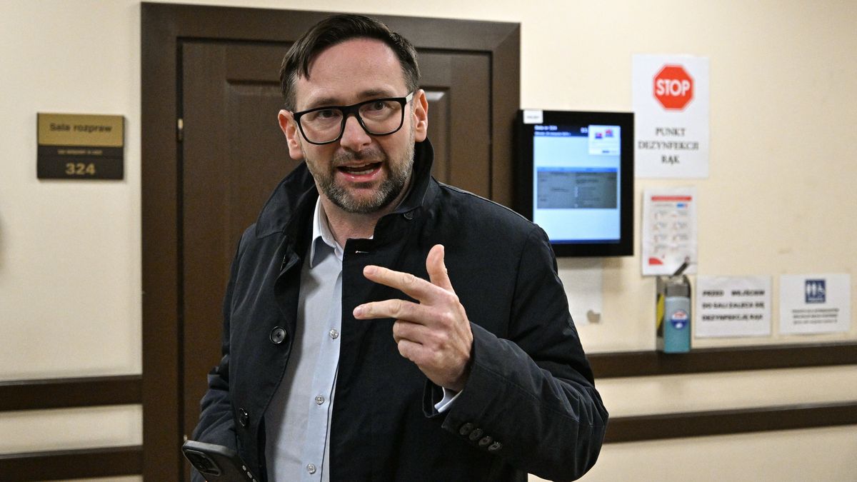 Daniel Obajtek
�ukasz Szel�g
by�y prezes Orlenu, okr�gowy, Orlen, oskar�enie, proces, prywatny, rozprawa, sala sadowa, s�d, zeznania, gest