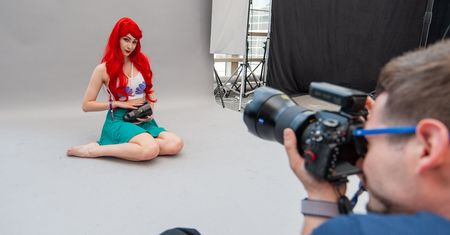 Zeiss przeprasza za ”januszową” sesję z Syrenką Ariel w roli głównej