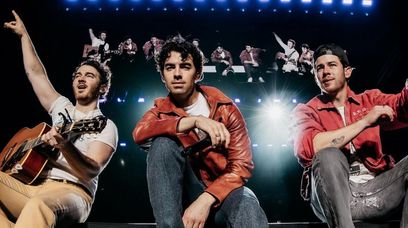 Jonas Brothers przekładają koncerty. Fani są wściekli