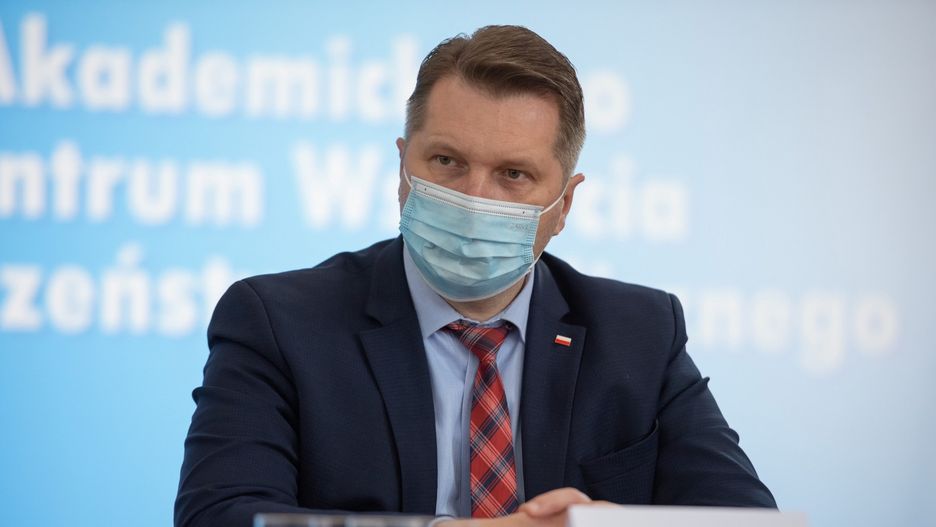 Przemysław Czarnek zapowiada podwyżki dla nauczycieli.