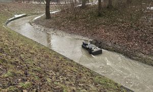 "Skrajnie nieodpowiedzialne". Prezydent pokazał, co wylądowało w rzece