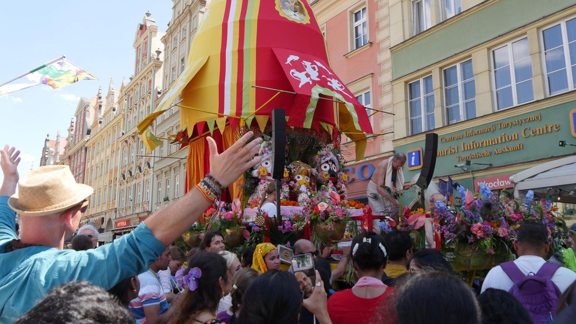 Zobacz galerię zdjęć z Festiwalu Wozów Ratha Yatra 2025 na wrocławskim Placu Solnym!