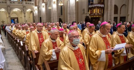 Sondaż CBOS. Polacy mają coraz gorsze zdanie o Kościele katolickim