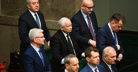 Kary nie dla polityków PiS. Cofnięte decyzje