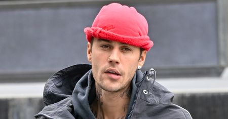 Fani coraz bardziej troszczą się o los Justina Biebera. Ten nagle szorstko zareagował na ich obawy: "MARTW SIĘ O SIEBIE DZIADZIU"