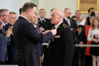 Prezydent Duda sypnie medalami. Rekordowa kwota