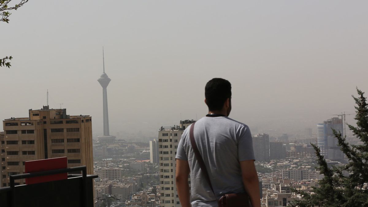Mieszkańcy Iranu oddychają zanieczyszczonym powietrzem. Dla wielu kończy się to śmiercią