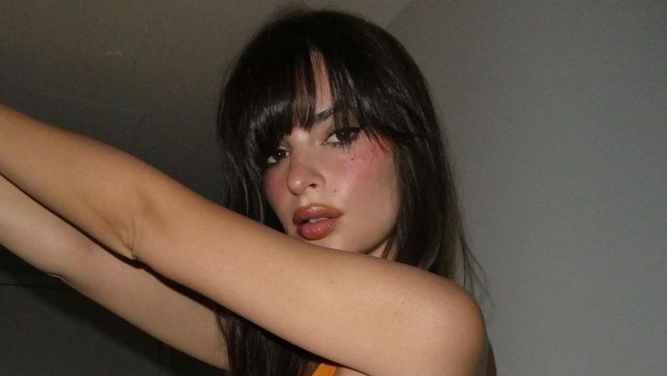 Emily Ratajkowski wskoczyła w małą czarną 