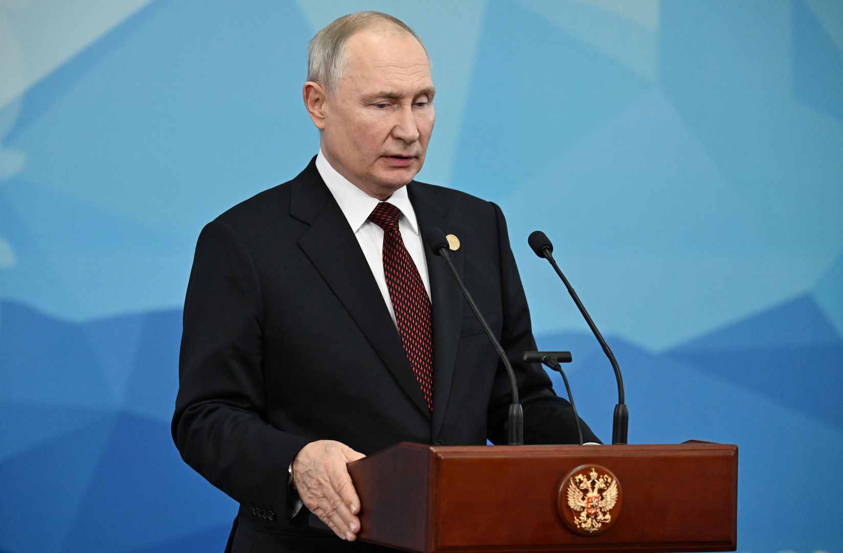 Russian President Vladimir Putin answers questions from reporters following a meeting of the Commonwealth of Independent States (CIS) Council of Heads of State at the Ala Archa state residence in Bishkek, Kyrgyzstan, 13 October 2023. EPA/PAVEL BEDNYAKOV / SPUTNIK / KREMLIN POOL MANDATORY CREDIT Dostawca: PAP/EPA.