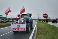 Rolnicy zablokowali lotnisko w Pyrzowicach. "Zielony Ład nas zniszczy"